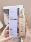 本活润白淡斑精华乳：自然与匠心缔造的肤色管理大师